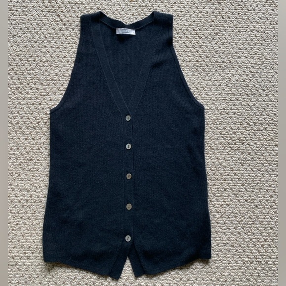AYR 90s Sweater Vest - Picture 3 of 7